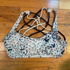 Lululemon sports bra